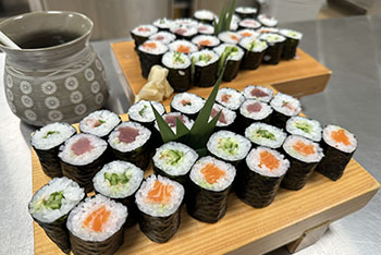 【Sushi Roll】 Thin Sushi Roll / Hand-Rolled Sushi